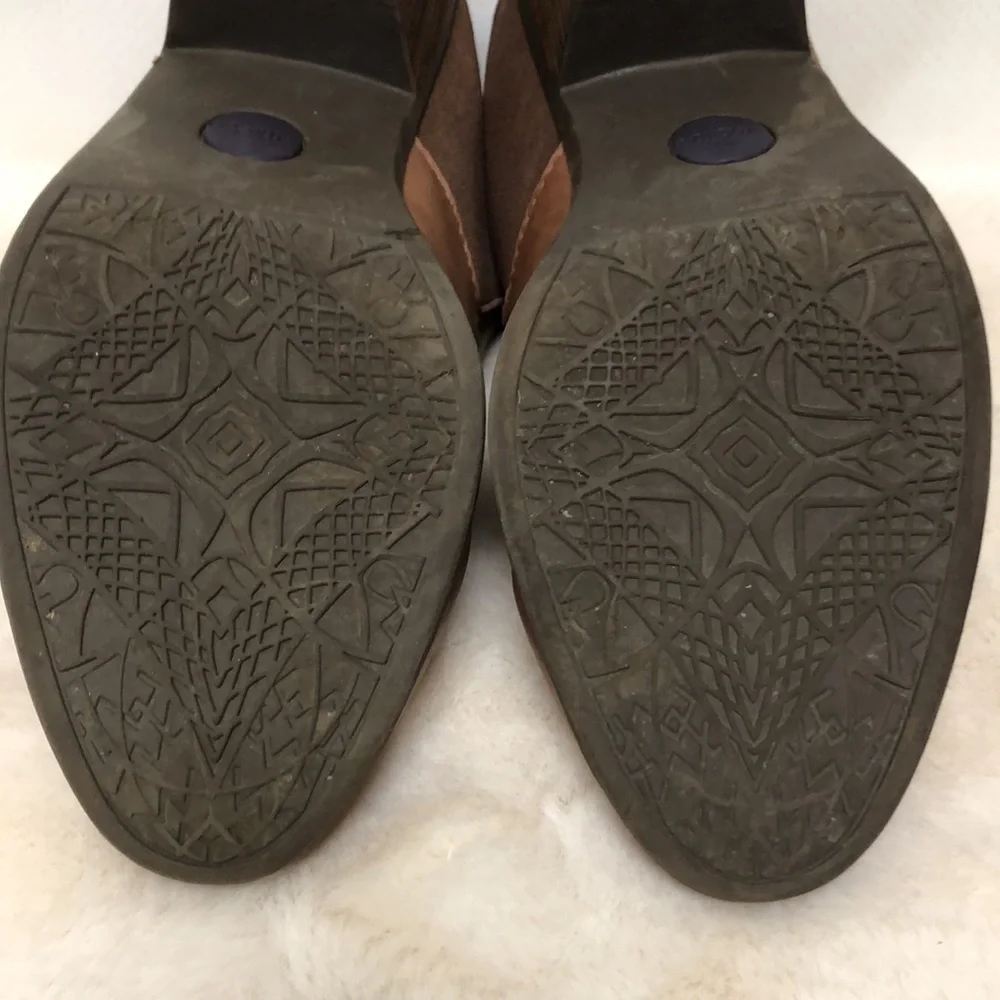 Me Too Booties - Picture 7 of 10